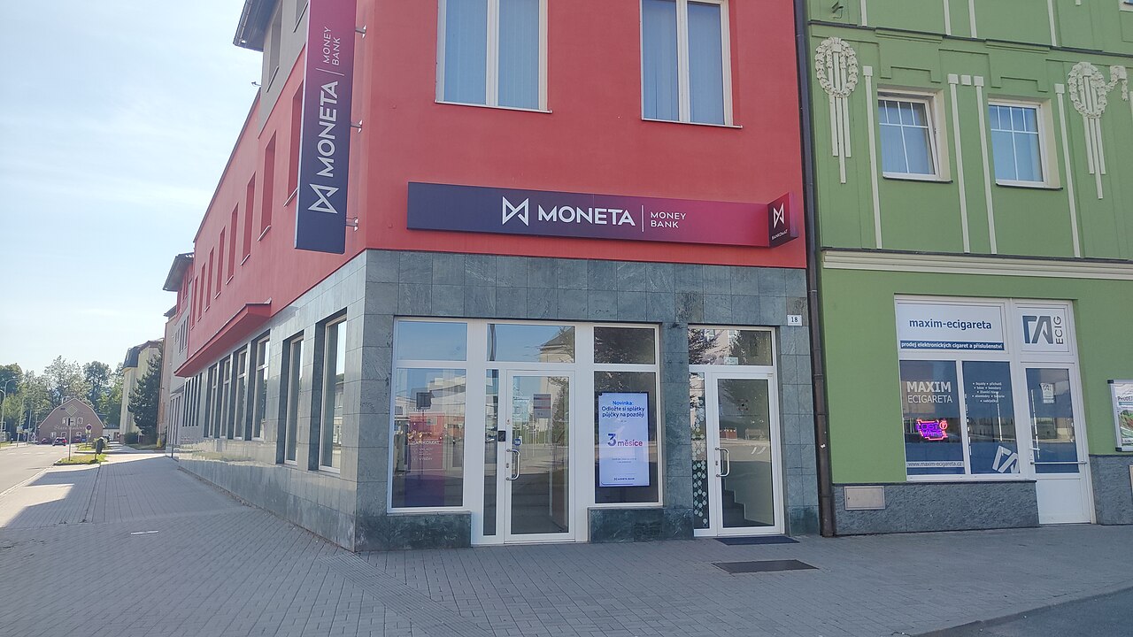 Moneta doručila silný zisk, mimořádnou dividendu ale neoznámila a investoři jí poslali dolů